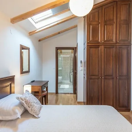 Navita Augustinus With Pool *