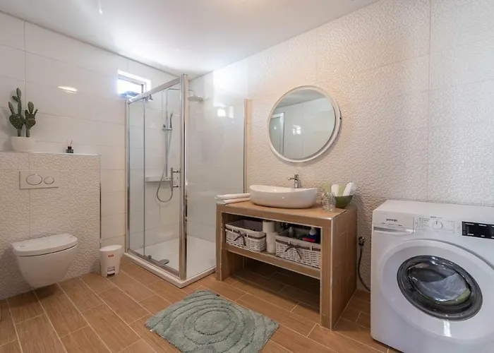 Navita Augustinus With Pool *