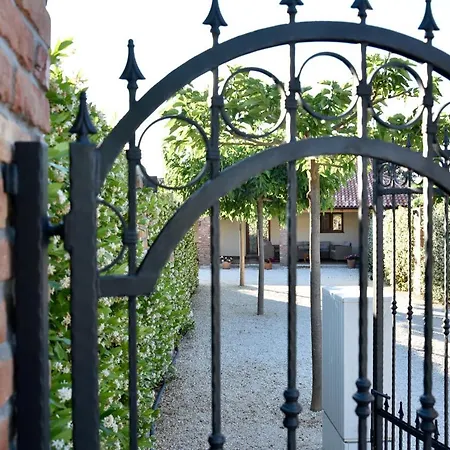 Dom wakacyjny Navita Augustinus With Pool