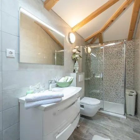 Navita Augustinus With Pool Debeljak