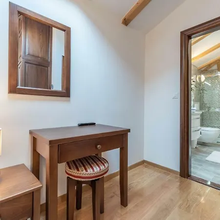 Navita Augustinus With Pool Debeljak