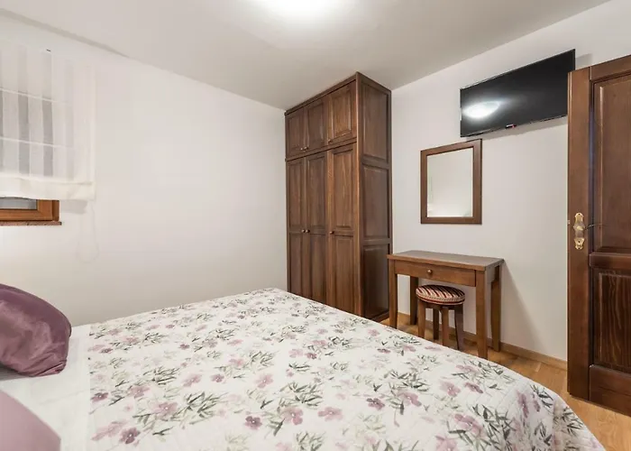 Navita Augustinus With Pool Ferienhaus *